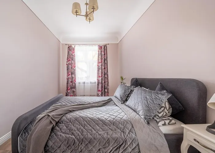 Stylish Latvian Classic 1-Bedroom Apartment Near City Center, Parks & Public Transport Links