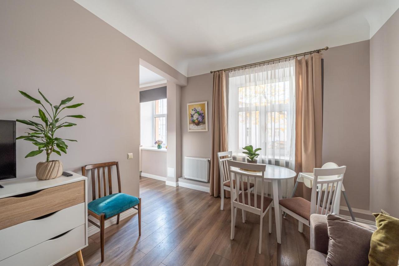 Stylish Latvian Classic 1-bedroom Near Center, Parks & Public Transport Links *
