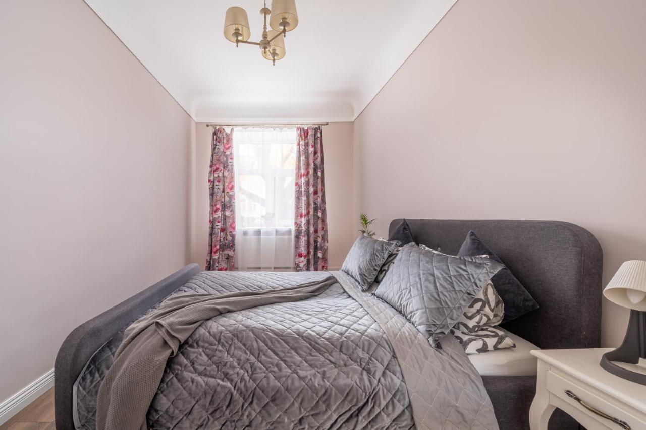 Korter Stylish Latvian Classic 1-bedroom Near Center, Parks & Public Transport Links
